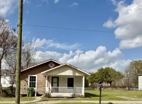 115 W 4th St, Hattiesburg, MS 39401