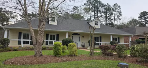 102 Lesley Ln, Hattiesburg, MS 39402
