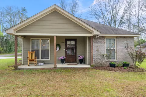 208 North St, Petal, MS 39465