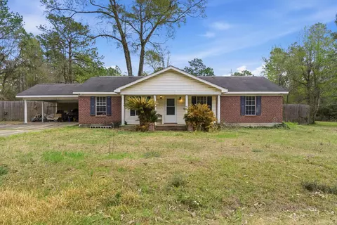 4 Walker St, Lumberton, MS 39455