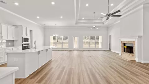 Living - 32 Stonemore, Petal, MS 39465 photo 4 of 8