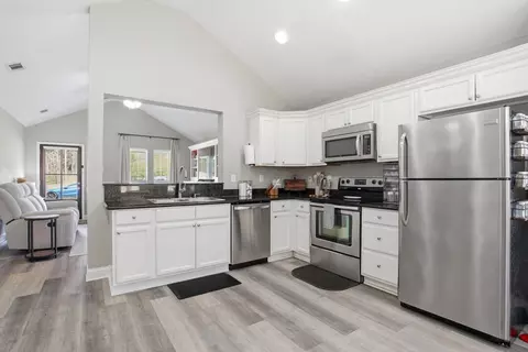 Kitchen - 119 Hemingway Dr, Sumrall, MS 39482 photo 1 of 2