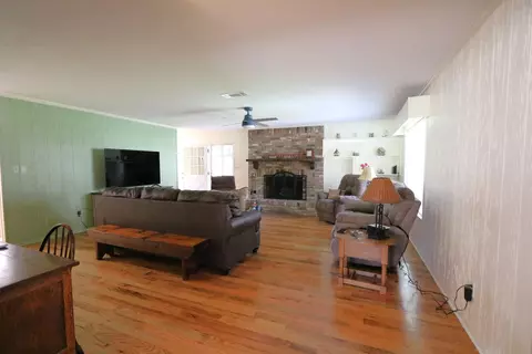 45 Broadmoor Dr, Laurel, MS 39440 photo 9