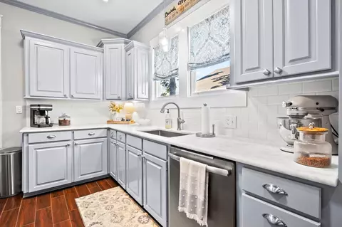 Kitchen - 735 N 7th Ave, Laurel, MS 39440 photo 4 of 5