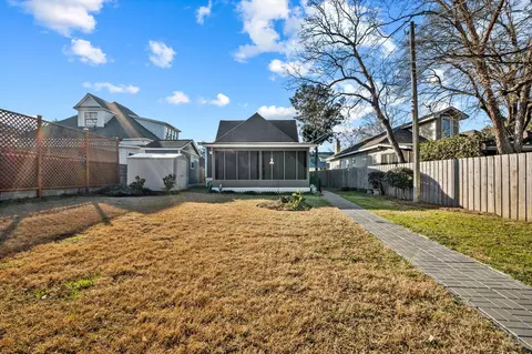 Exterior - 735 N 7th Ave, Laurel, MS 39440 photo 6 of 7