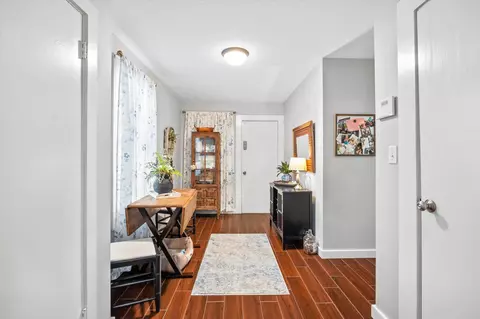 Entry Way - 735 N 7th Ave, Laurel, MS 39440 photo 4 of 4