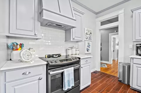 Kitchen - 735 N 7th Ave, Laurel, MS 39440 photo 5 of 5