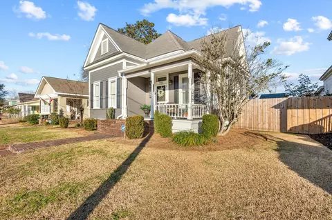 Exterior - 735 N 7th Ave, Laurel, MS 39440 photo 2 of 7
