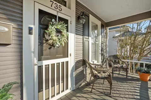 Exterior - 735 N 7th Ave, Laurel, MS 39440 photo 3 of 7