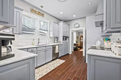 Kitchen - 735 N 7th Ave, Laurel, MS 39440 photo 1 of 5