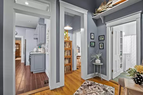 Entry Way - 735 N 7th Ave, Laurel, MS 39440 photo 3 of 4