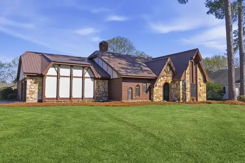 200 Greenwood Pl, Hattiesburg, MS 39402