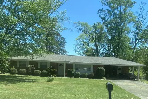 106 Springhill Dr, Hattiesburg, MS 39402