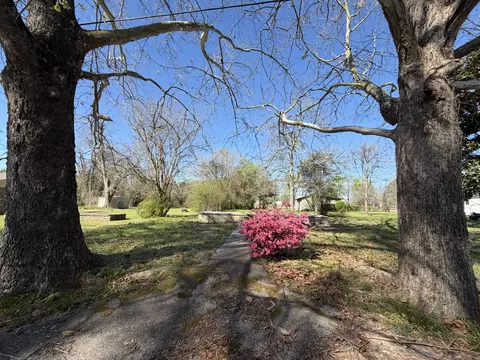 912 S 9th Ave, Laurel, MS 39440