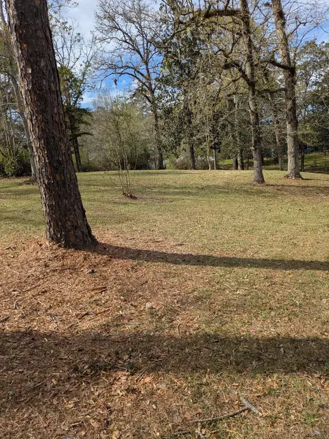 000 Corner Broad And Briarwood, Columbia, MS 39429