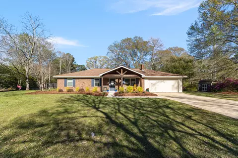80 Country Park Dr, Petal, MS 39465