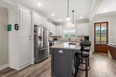 Kitchen - 1562 Oloh Rd, Sumrall, MS 39482 photo 3 of 3