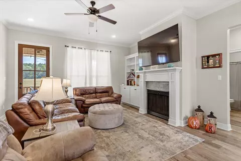 Living - 1562 Oloh Rd, Sumrall, MS 39482 photo 1 of 1
