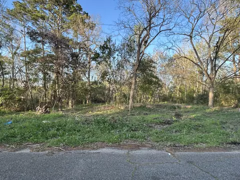 506 Camp Ave, Lumberton, MS 39455
