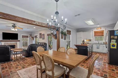 Dining - 515 Baker, Purvis, MS 39475 photo 2 of 2