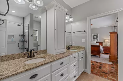Bath - 515 Baker, Purvis, MS 39475 photo 2 of 4