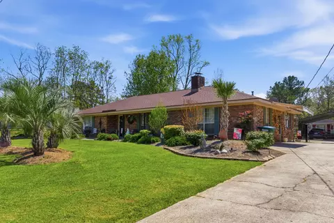 402 Edwards St, Petal, MS 39465