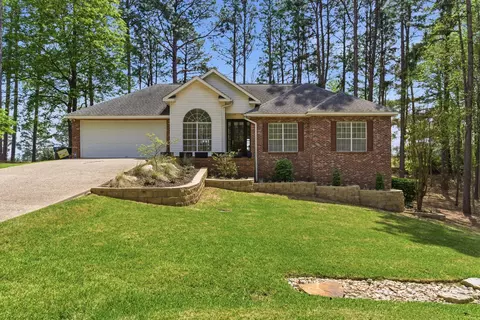 75 Timberton Dr, Hattiesburg, MS 39401