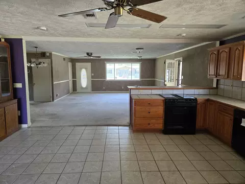 Living - 404 E Main St, Laurel, MS 39440 photo 2 of 2