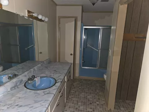 Bath - 404 E Main St, Laurel, MS 39440 photo 1 of 2