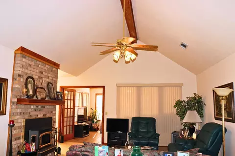 Living - 141 Heed Neely Rd, Braxton, MS 39044 photo 2 of 2
