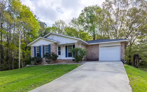 423 Sam Rayburn Dr, Hattiesburg, MS 39402