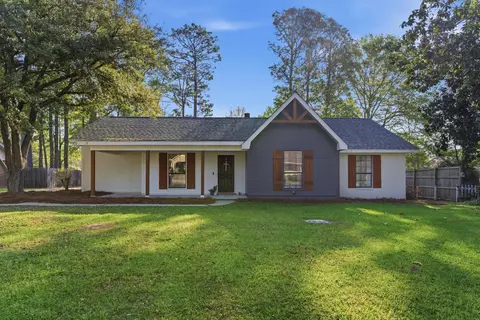 403 Kensington Dr, Hattiesburg, MS 39402