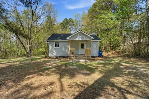18 E 2nd Ave, Bay Springs, MS 39422