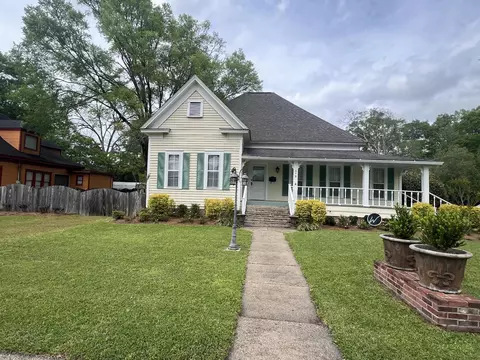 619 Broad St, Columbia, MS 39429