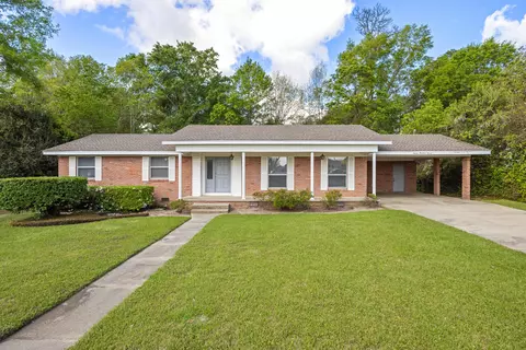 1107 Hicks St, Hattiesburg, MS 39401