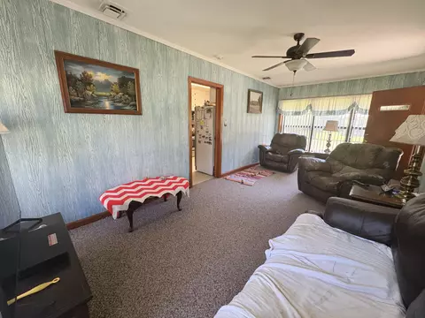 Living - 54 Welborn Rd, Laurel, MS 39443 photo 2 of 2