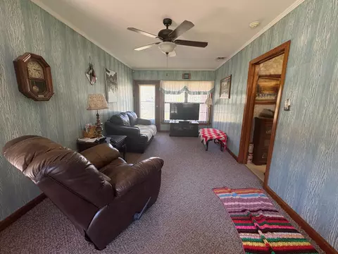 Living - 54 Welborn Rd, Laurel, MS 39443 photo 1 of 2