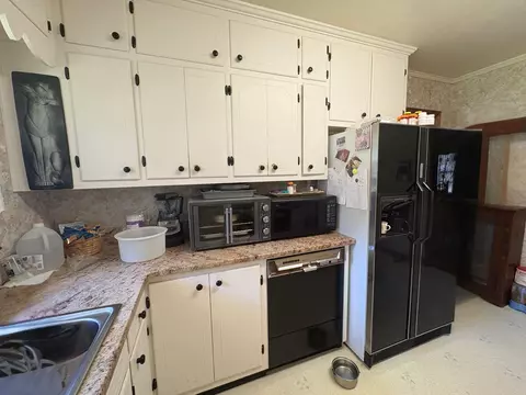 Kitchen - 54 Welborn Rd, Laurel, MS 39443 photo 2 of 2