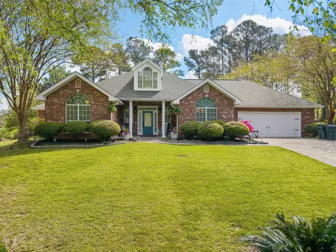 48 Greenleaf Dr, Hattiesburg, MS 39402