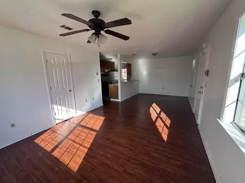 119 Melon St, Laurel, MS 39440 photo 2