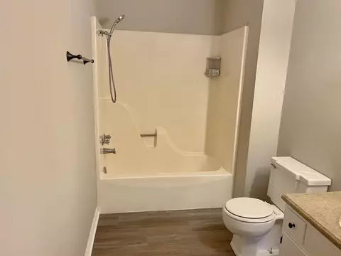 Bath - 713 1st Ave, Purvis, MS 39475 photo 3 of 5