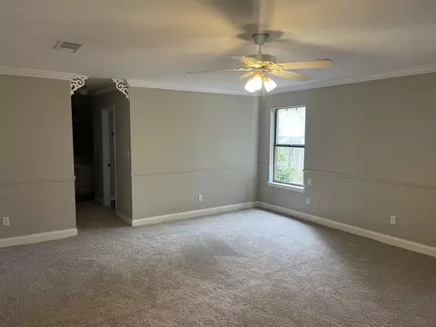 Living - 713 1st Ave, Purvis, MS 39475 photo 2 of 5
