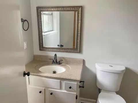 Bath - 713 1st Ave, Purvis, MS 39475 photo 4 of 5
