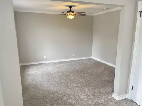 Living - 713 1st Ave, Purvis, MS 39475 photo 5 of 5