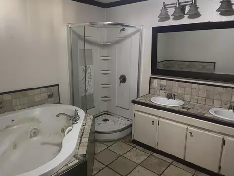Bath - 10 Sunshine, Brooklyn, MS 39425 photo 2 of 2