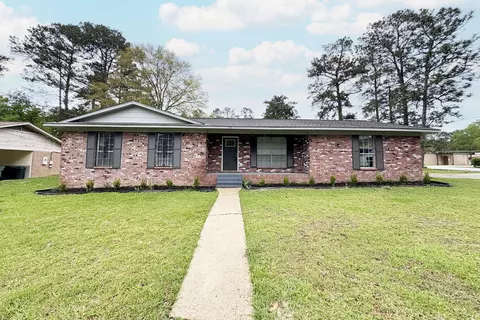 110 Southview Dr, Hattiesburg, MS 39401