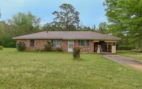 6 Daniels Dr, Columbia, MS 39429