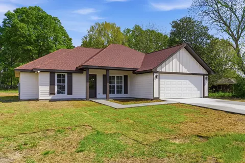 12 Shoemake Dr, Hattiesburg, MS 39402