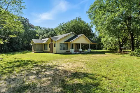 610 Welcome St, Taylorsville, MS 39168