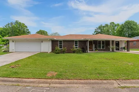 311 Glenhaven Cir, Hattiesburg, MS 39401